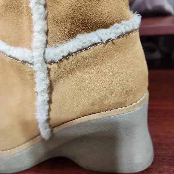 Y2K Sherpa and Suede boots. Size 7 5 - Picture 8 of 12